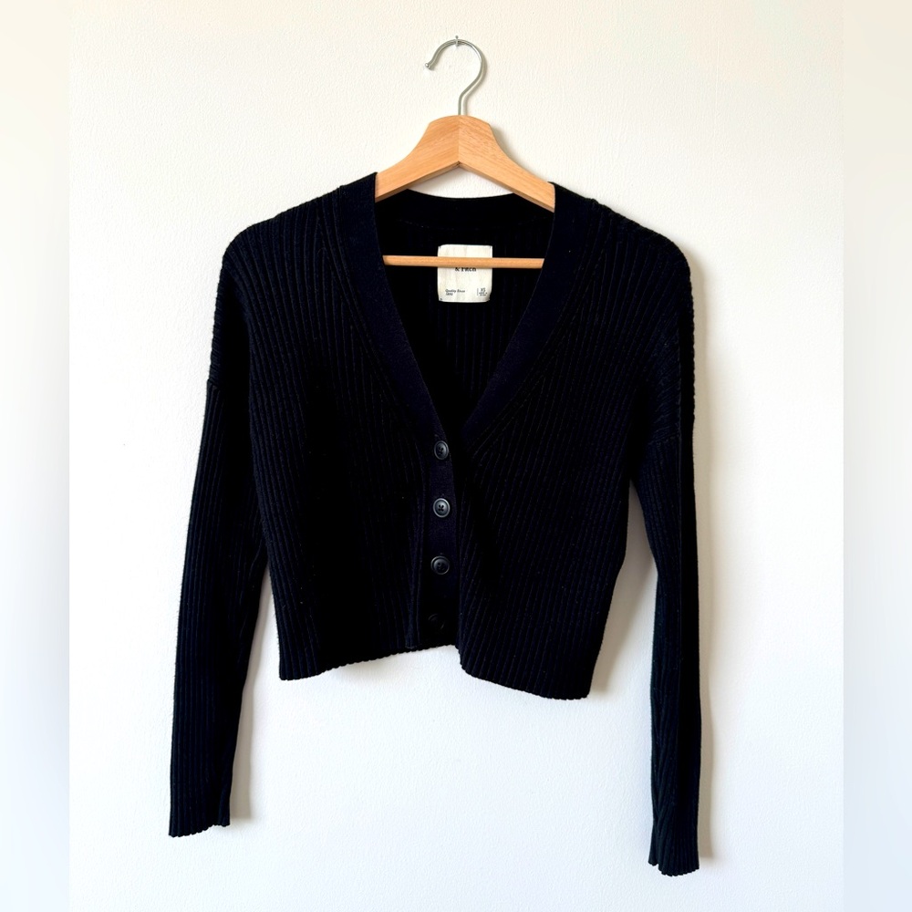 Abercrombie & Fitch Cropped Cardigan